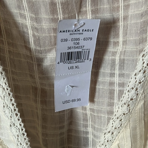 Beautiful NBW lace midi dress from American Eagle - Picture 2 of 3